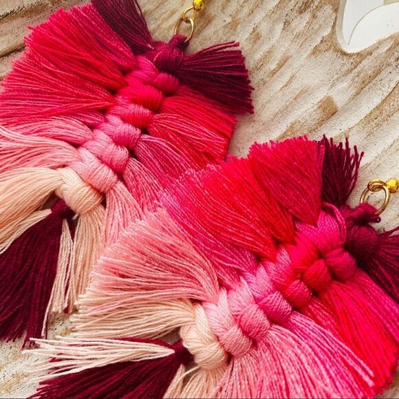 Boho Pink Ombre Macrame Tassel Leaf Drop Earrings NWT - Picture 3 of 6